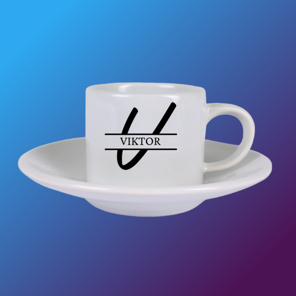 Csésze egyedi névvel, tányérral (modern)